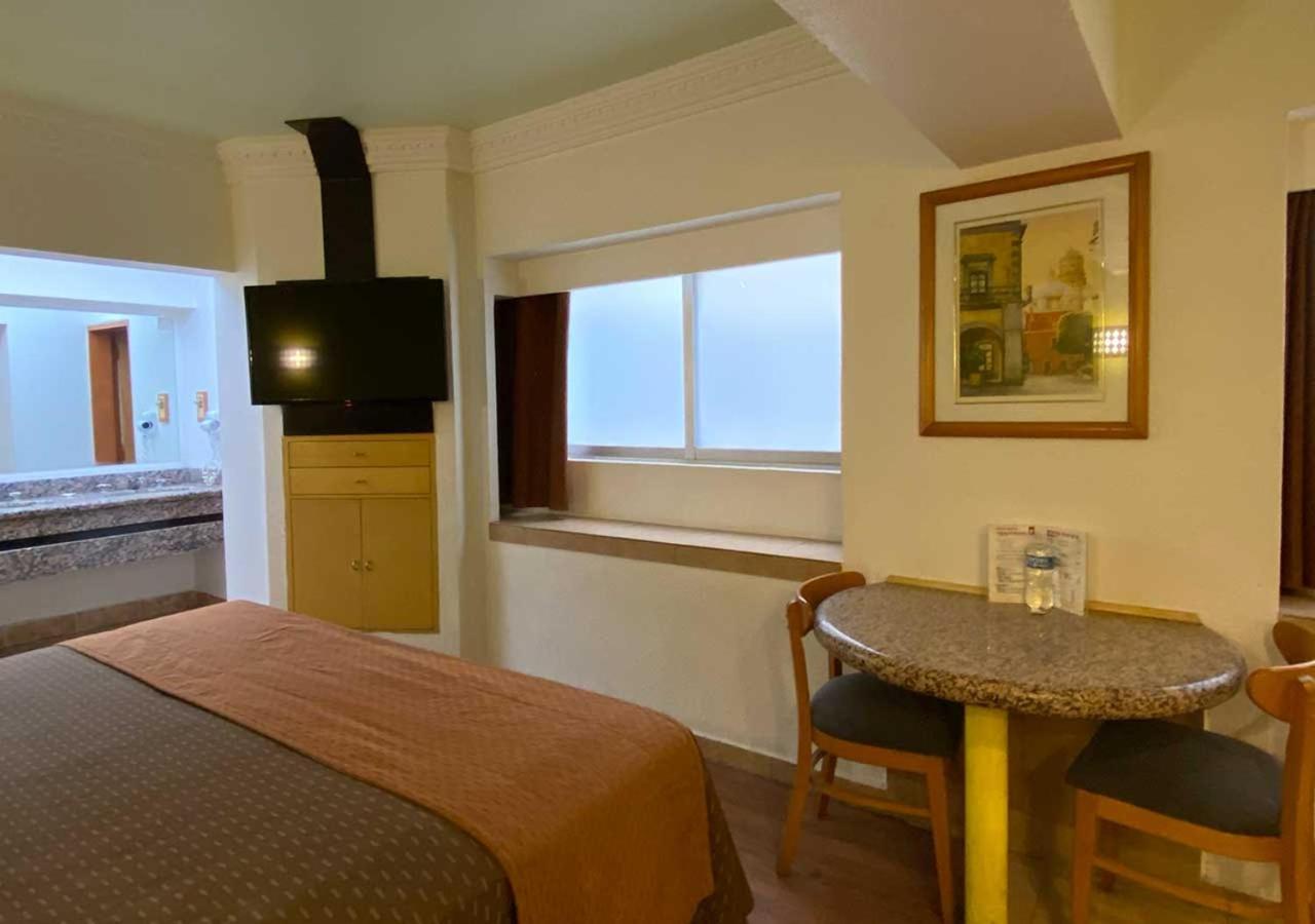 Hotel Villa De Madrid เม็กซิโกซิตี้ ภายนอก รูปภาพ