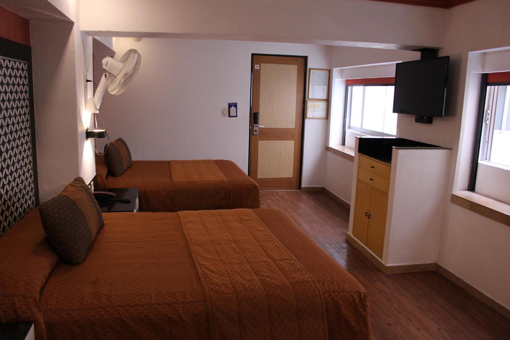 Hotel Villa De Madrid เม็กซิโกซิตี้ ภายนอก รูปภาพ