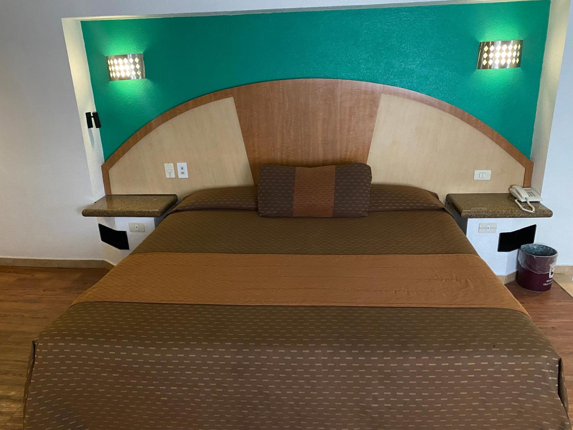 Hotel Villa De Madrid เม็กซิโกซิตี้ ภายนอก รูปภาพ