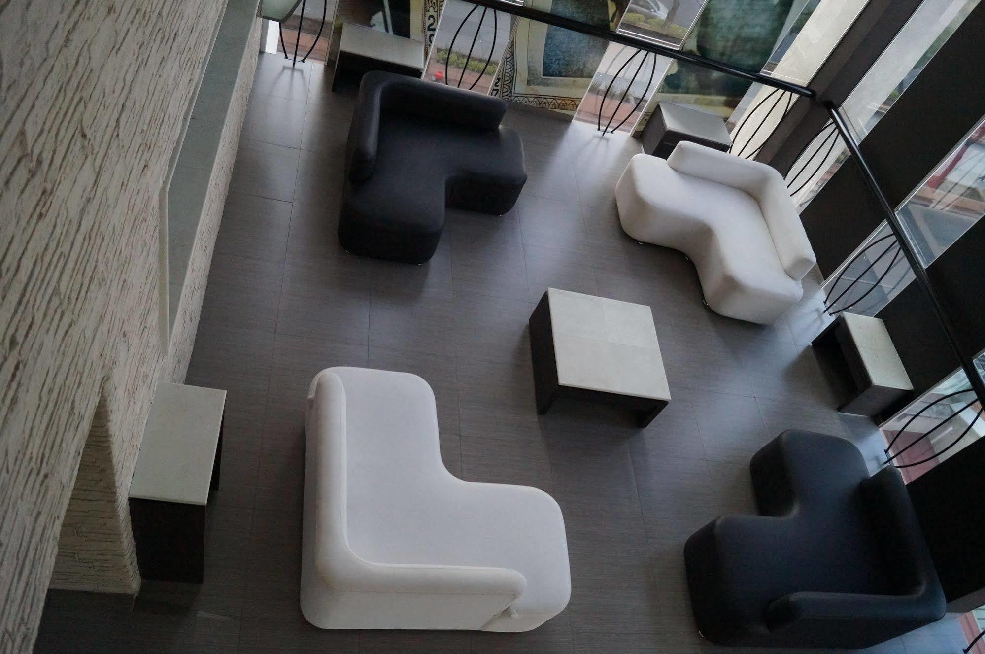 Hotel Villa De Madrid เม็กซิโกซิตี้ ภายนอก รูปภาพ