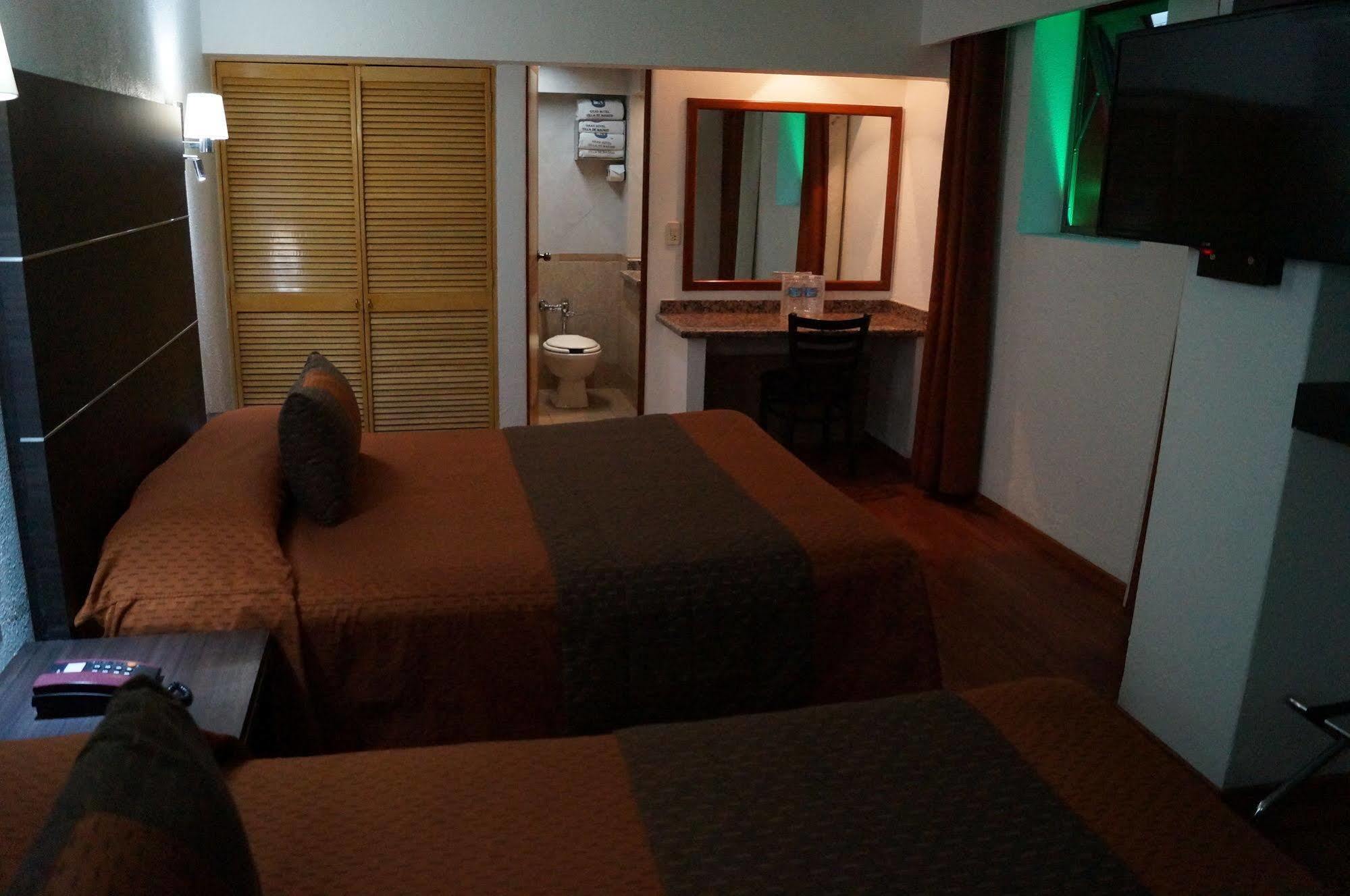 Hotel Villa De Madrid เม็กซิโกซิตี้ ภายนอก รูปภาพ