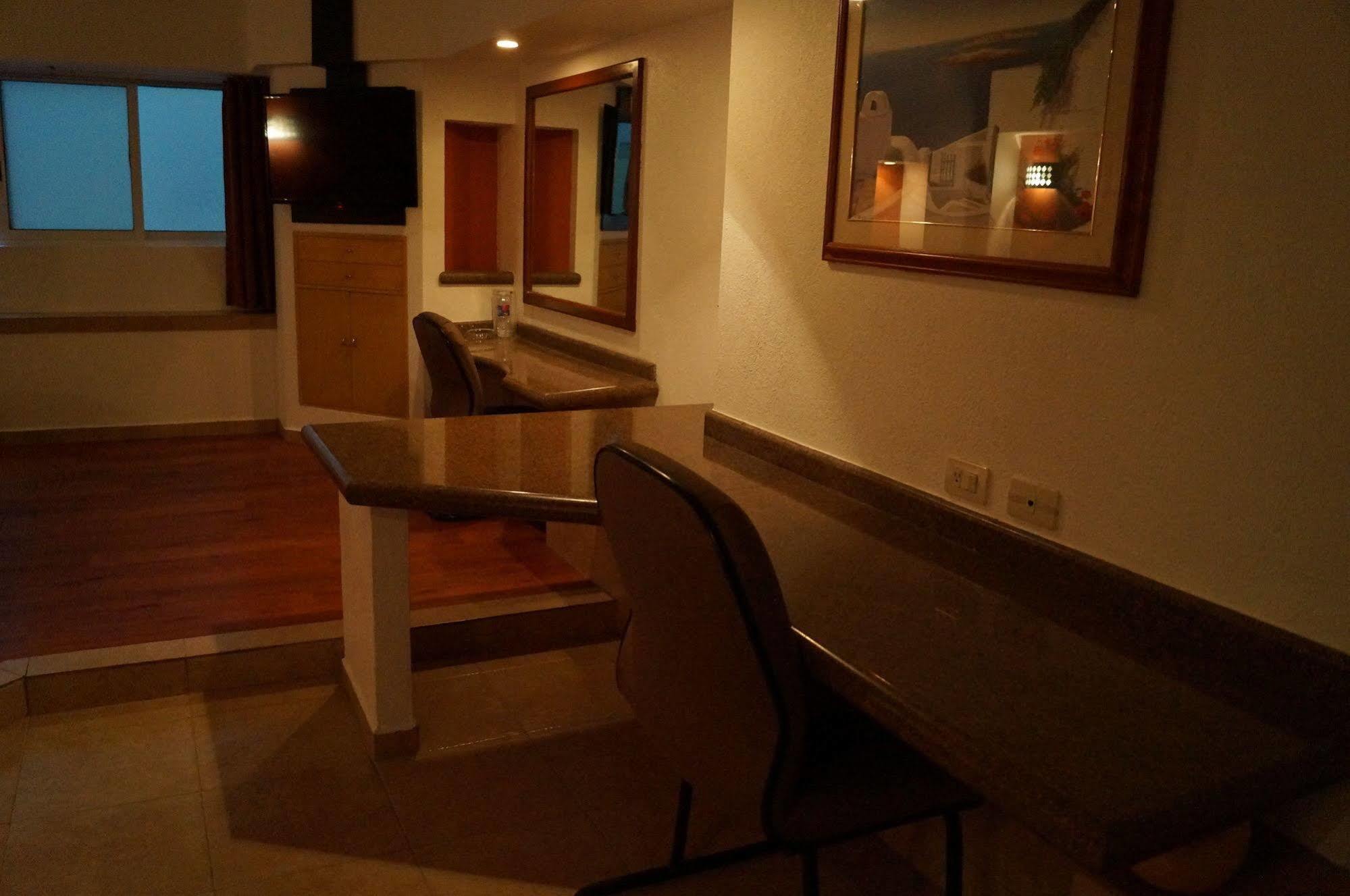 Hotel Villa De Madrid เม็กซิโกซิตี้ ภายนอก รูปภาพ