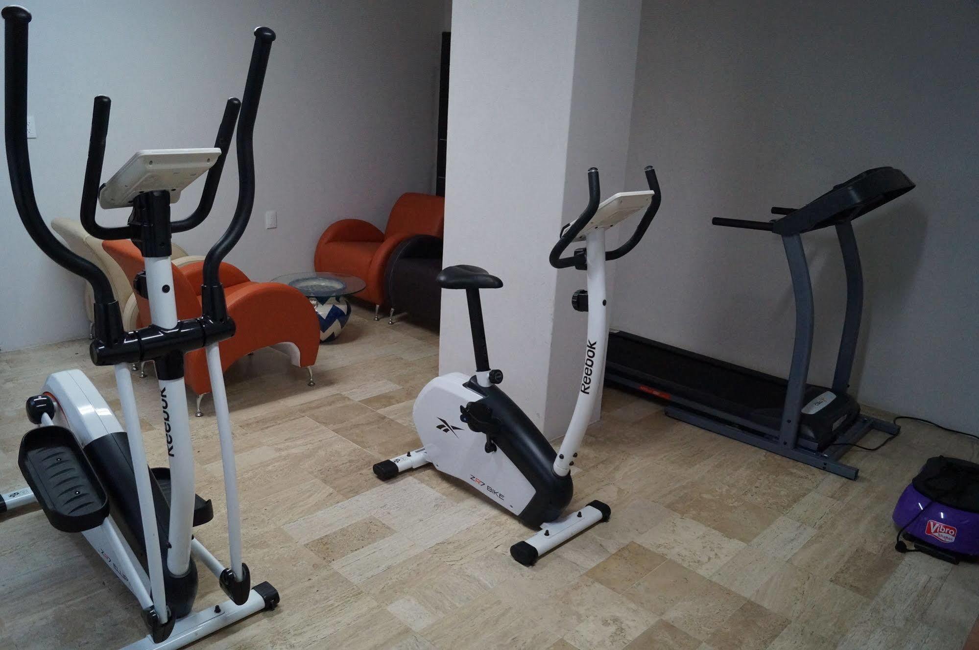 Hotel Villa De Madrid เม็กซิโกซิตี้ ภายนอก รูปภาพ